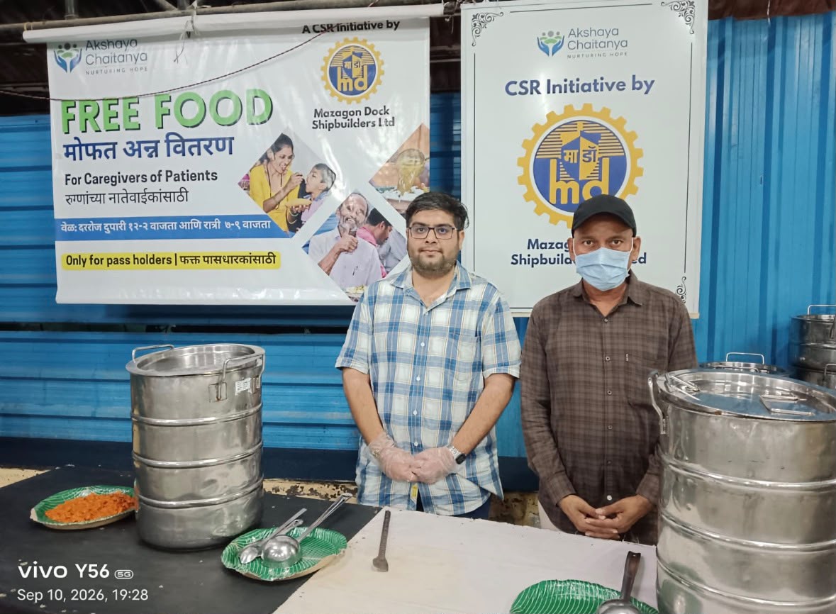   Dinner Distribution at Nair Hospital